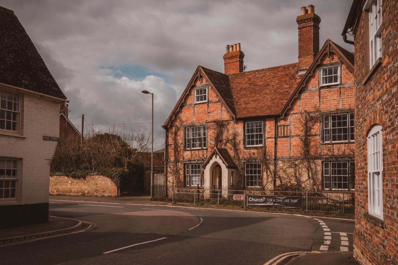 local taxi service in Thame