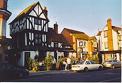 Late-night airport taxi transfers from Thame with 24/7 availability